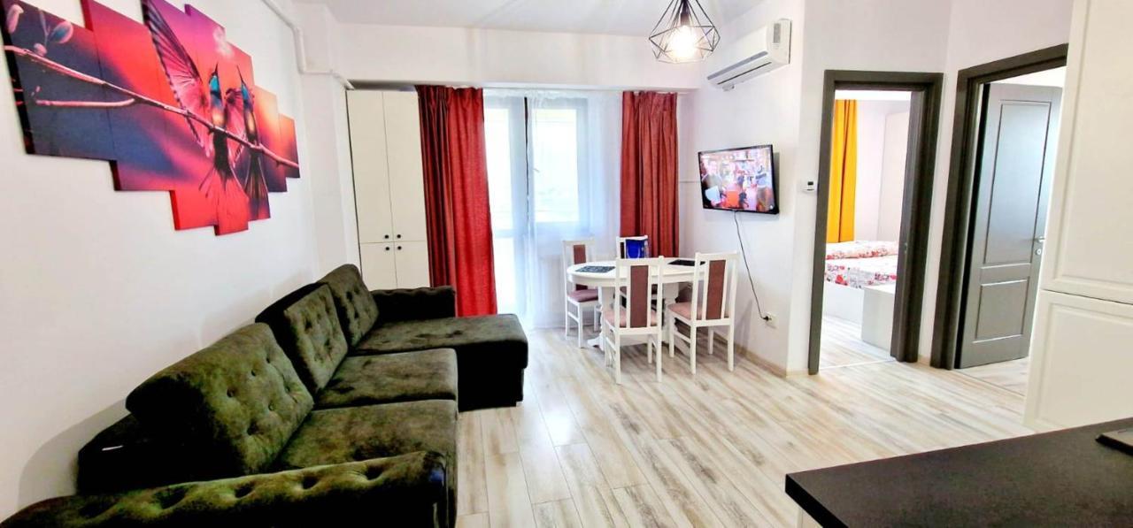 Evelyn Modern Apartment Near Palas Iasi Exterior photo