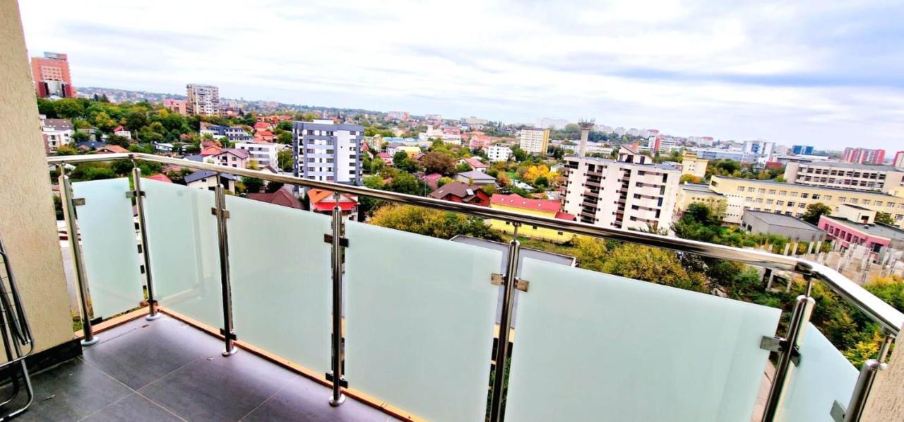 Evelyn Modern Apartment Near Palas Iasi Exterior photo