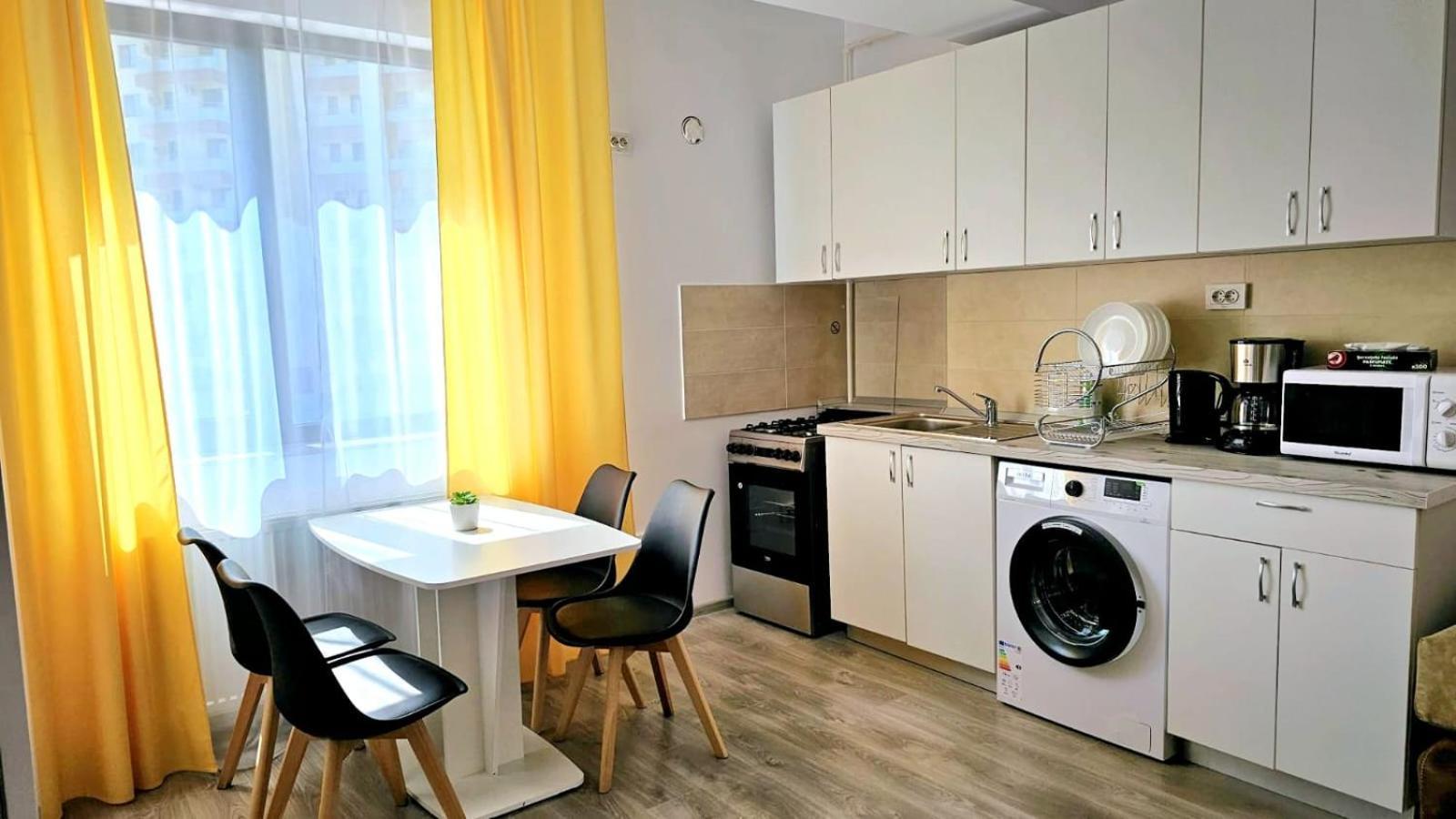 Evelyn Modern Apartment Near Palas Iasi Exterior photo